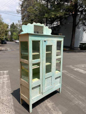 Mueble vitrina con espejo