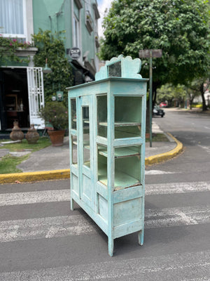 Mueble vitrina con espejo