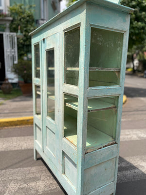 Mueble vitrina con espejo